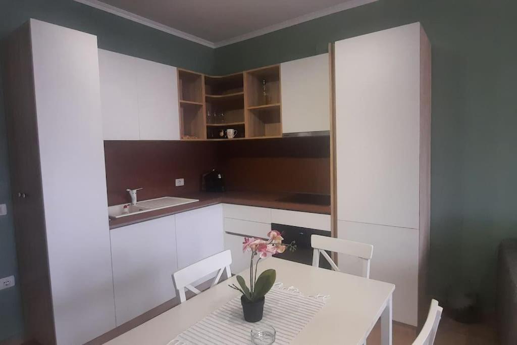 Flower Apartment Tirana Exterior foto